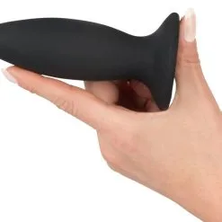 You2Toys Oplaadbare Buttplug Met Vlakke Basis S - Black Velvets 10 You2Toys Oplaadbare Buttplug Met Vlakke Basis S - Black Velvets -Buttpluggs Winkel oplaadbare buttplug met vlakke basis black velvets hand